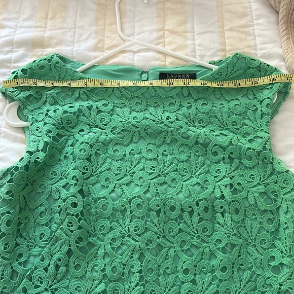Lauren Ralph Lauren green lace dress. 10P - Picture 8 of 8